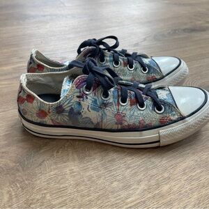 Converse All Star floral print size 6